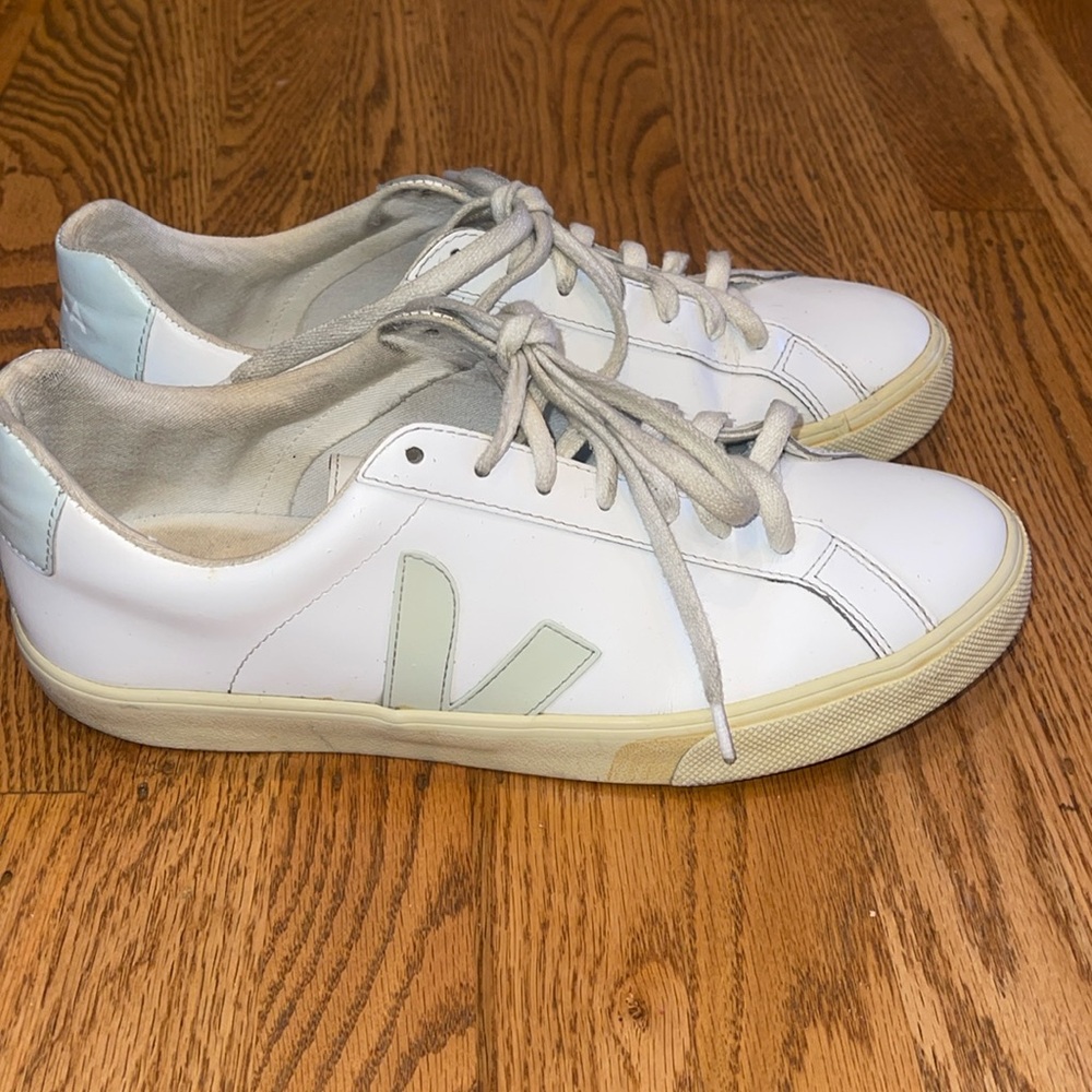 Veja White Low-Top Sneakers with Pale Mint V